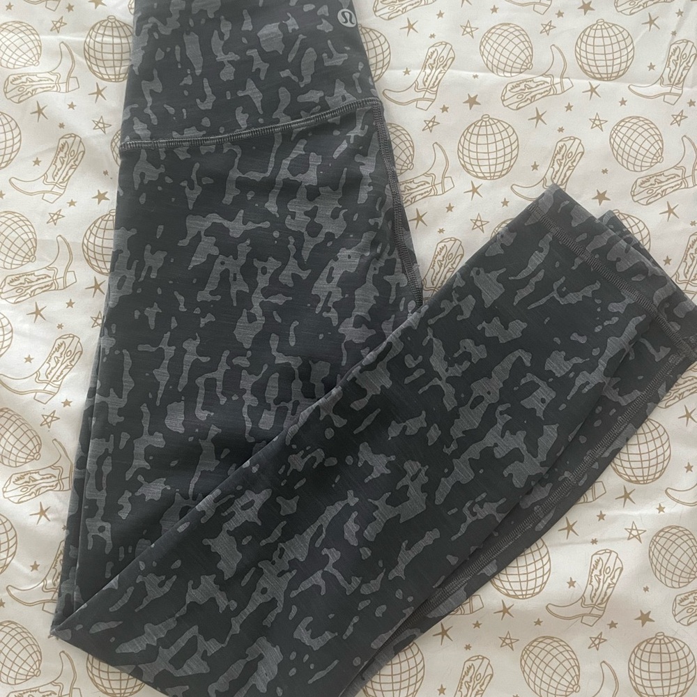 Like New Lululemon Wunder Train Tight 25” Sz 4